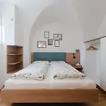 Gut Pecketsberg 公寓 *