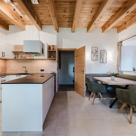 Gut Pecketsberg Apartament